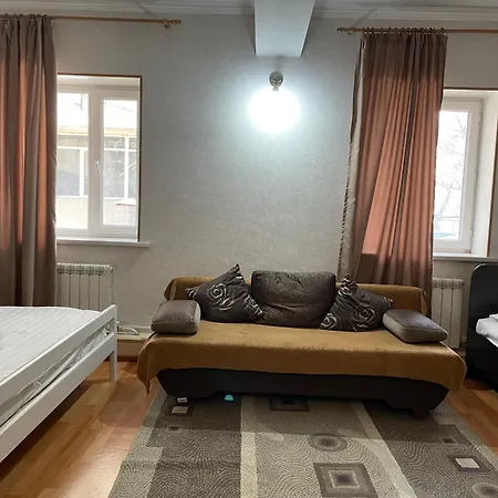 Fiveseasons Hostel Almaty Exterior photo