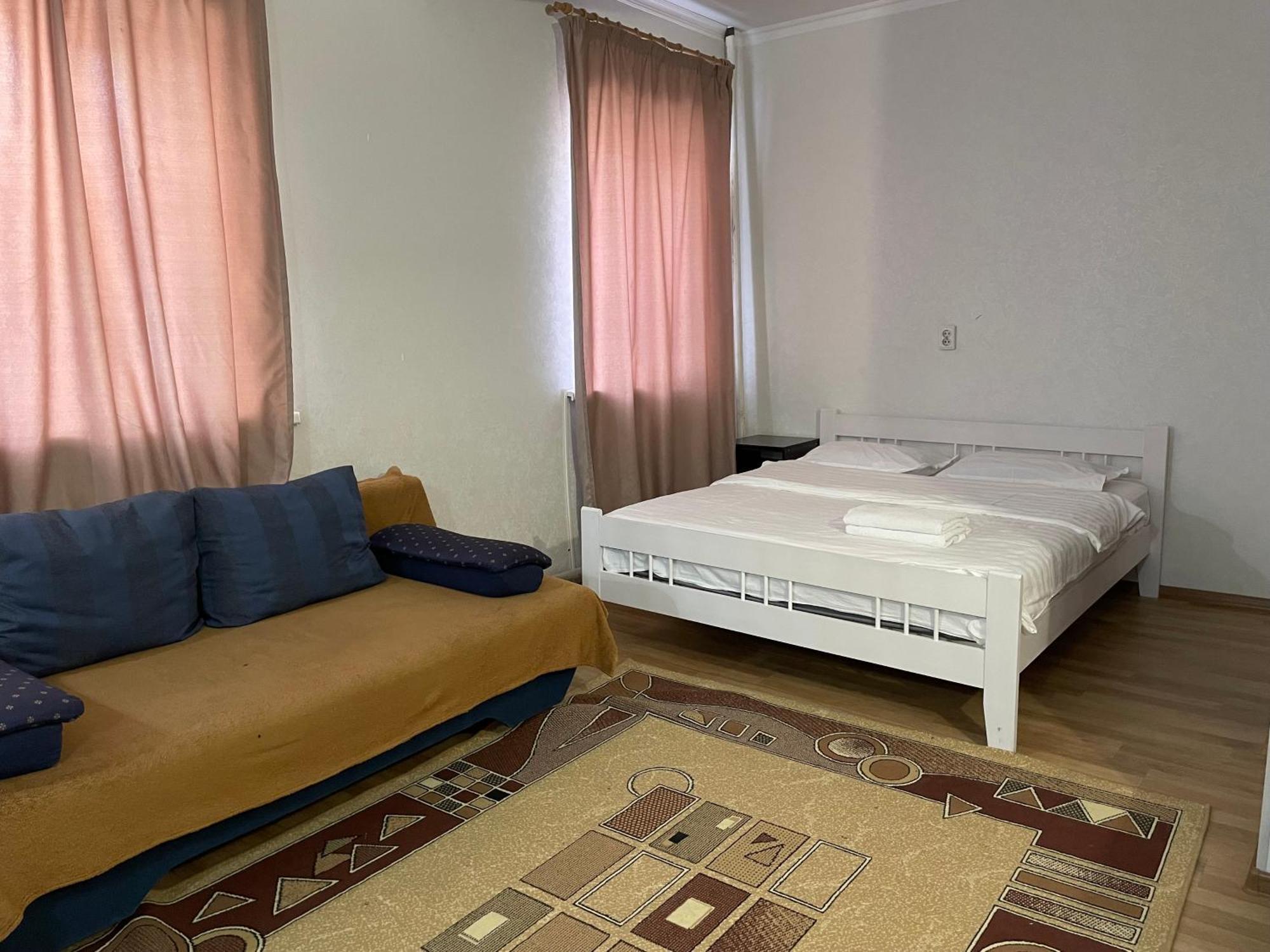 Fiveseasons छात्रावास Almaty